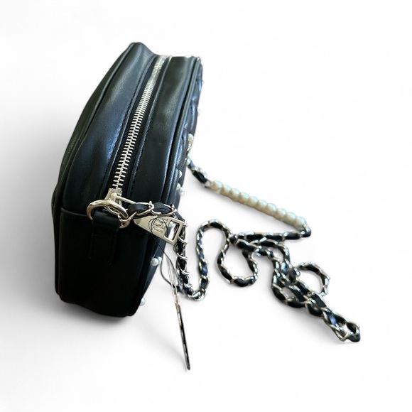 NWT Badgley Mischka Pearl Quilted Black Camera Bag ✨ Holiday Glam Gift - Picture 8 of 8